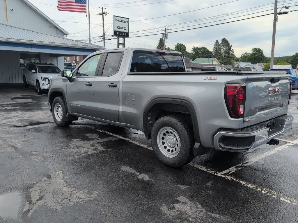 2023 GMC Sierra 1500 — interior view